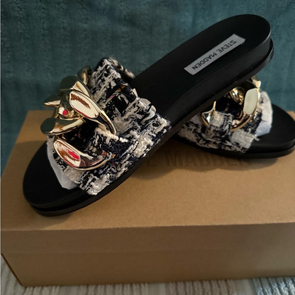 Steve Madden Black and Gold Textured Sandals